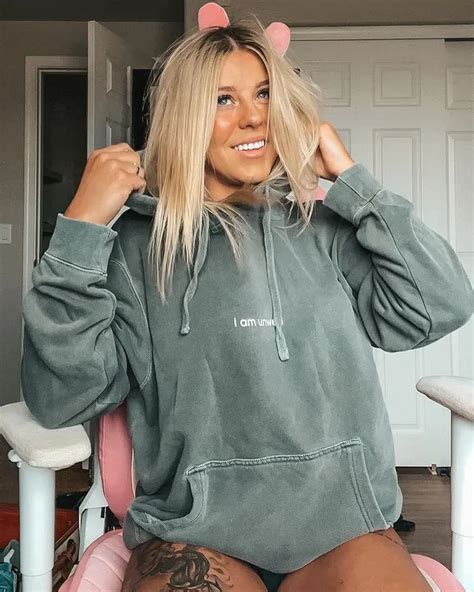 littlebuffbabe|Littlebuffbabe's porn .